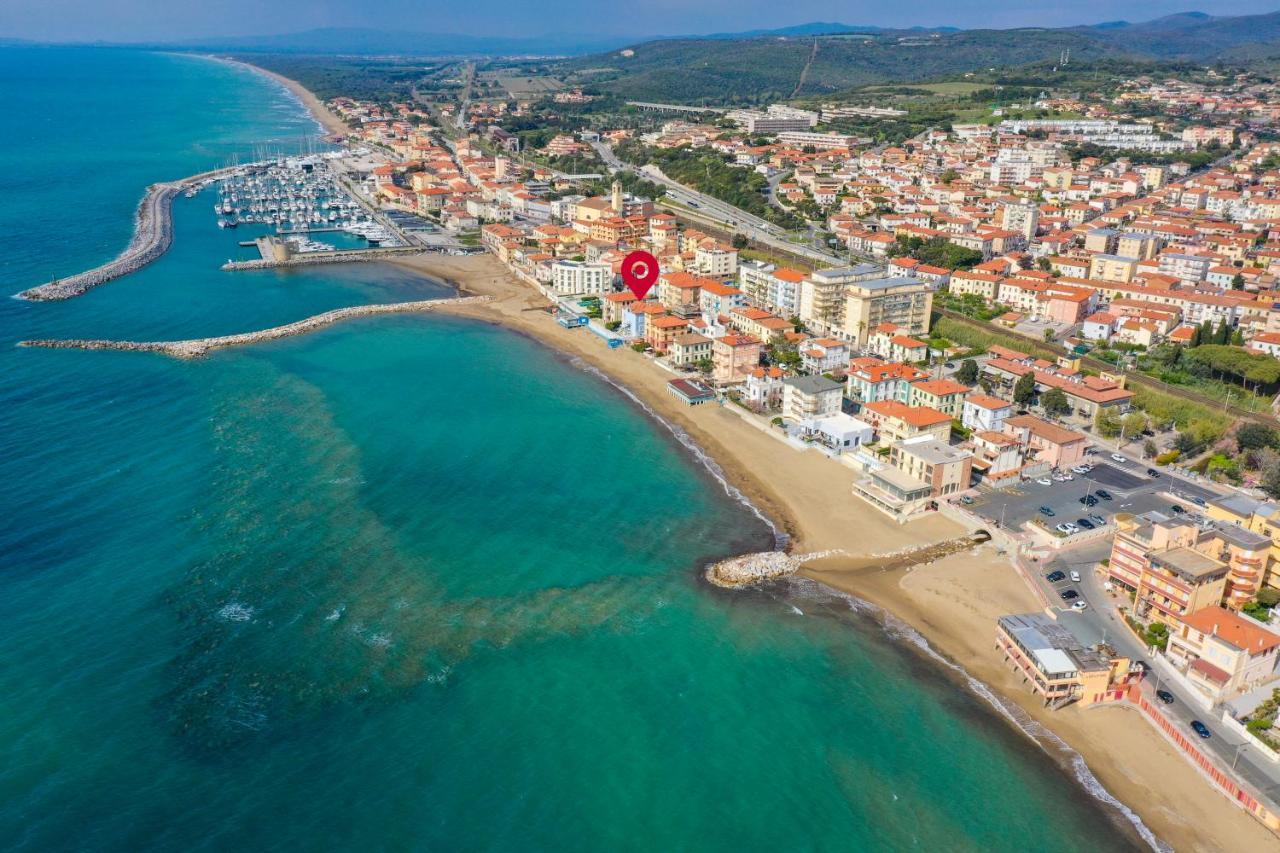 Villa Lilla Sulla Spiaggia Di San Vincenzo Luxury מראה חיצוני תמונה