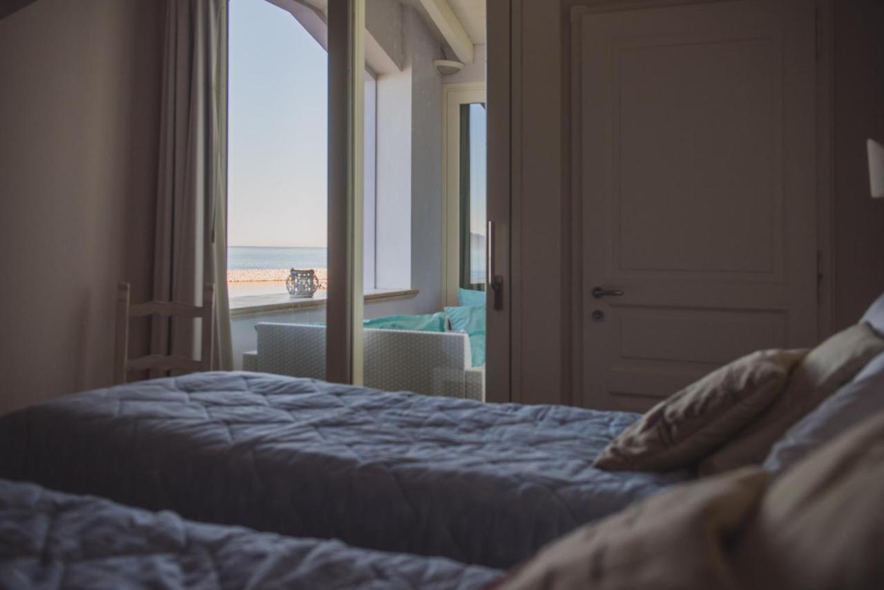 Villa Lilla Sulla Spiaggia Di San Vincenzo Luxury מראה חיצוני תמונה