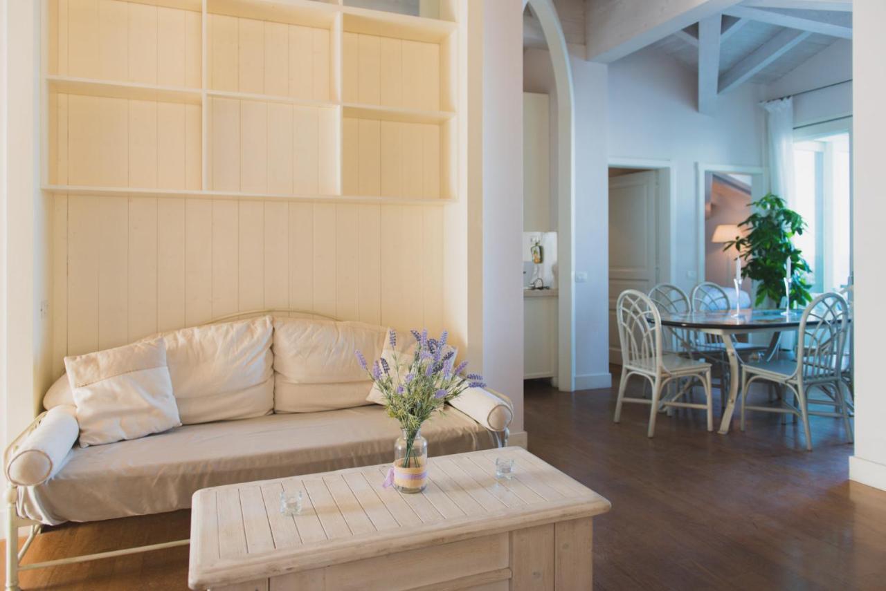Villa Lilla Sulla Spiaggia Di San Vincenzo Luxury מראה חיצוני תמונה