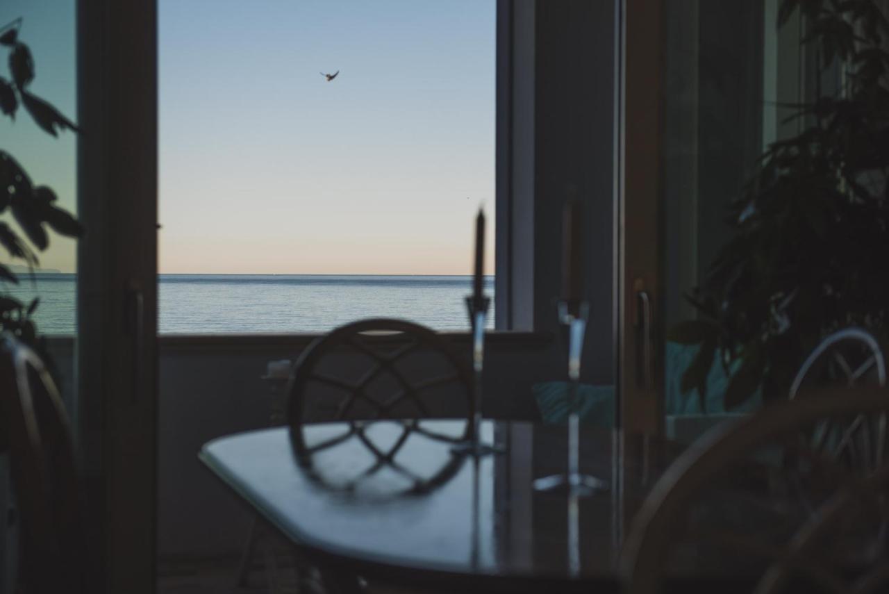 Villa Lilla Sulla Spiaggia Di San Vincenzo Luxury מראה חיצוני תמונה