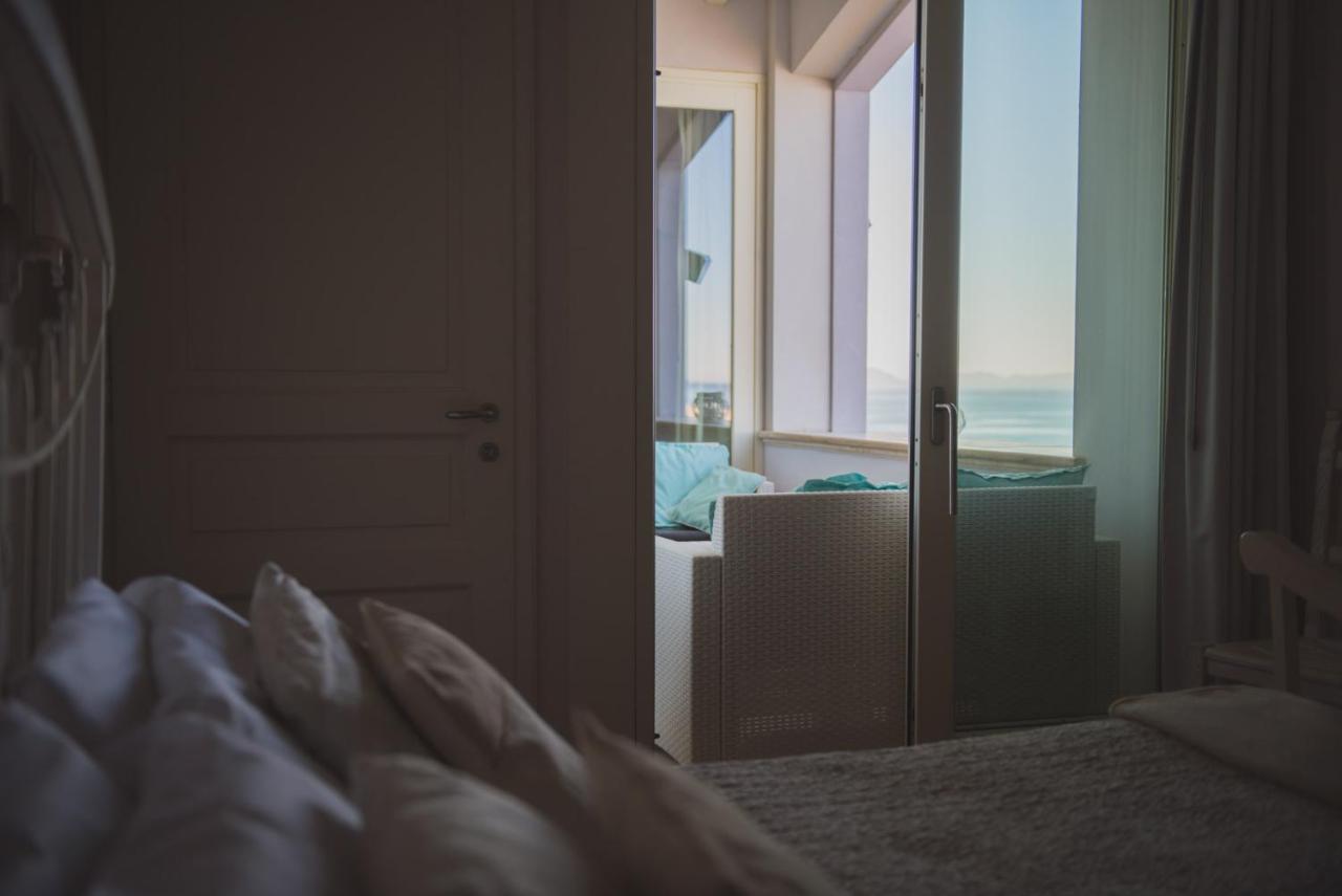 Villa Lilla Sulla Spiaggia Di San Vincenzo Luxury מראה חיצוני תמונה